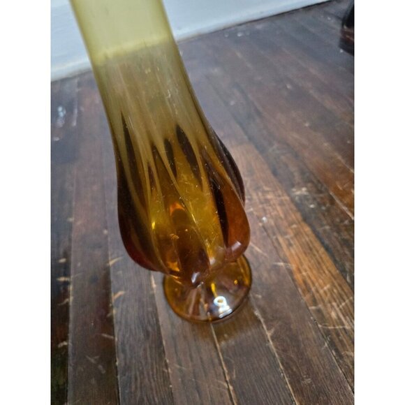 Vintage Viking Glass 6-Petal Light Gold Amber Swung Glass Vase MCM 23" - Picture 9 of 16